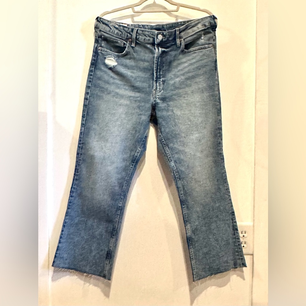 Cropped Blue Jeans